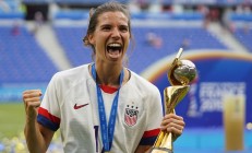 雷速APP:USWNT伟大的托宾·希思宣布退休