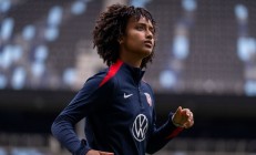 雷速APP下载:消息来源：USWNT的Lily Yohannes即将从阿贾克斯转会到里昂