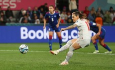 雷速官网:FIFPRO谈女足前交叉韧带撕裂：调整球场，缩小赛程